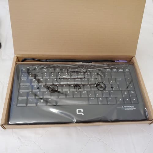 HP Compaq Ps/2 Latin America Keyboard 505055-161 Excellent Condition - Image 1