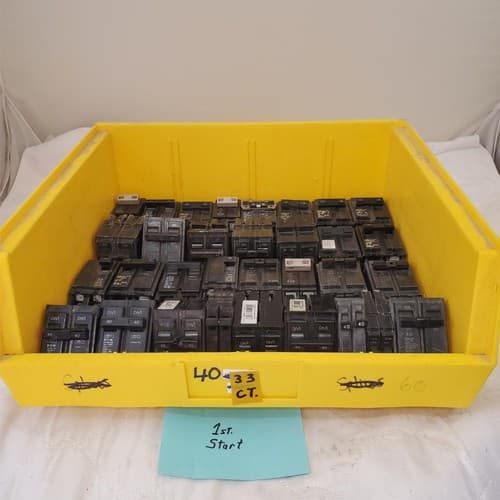 Large Lot of 33 Used Circuit Breakers Assorted #40 - Image 1