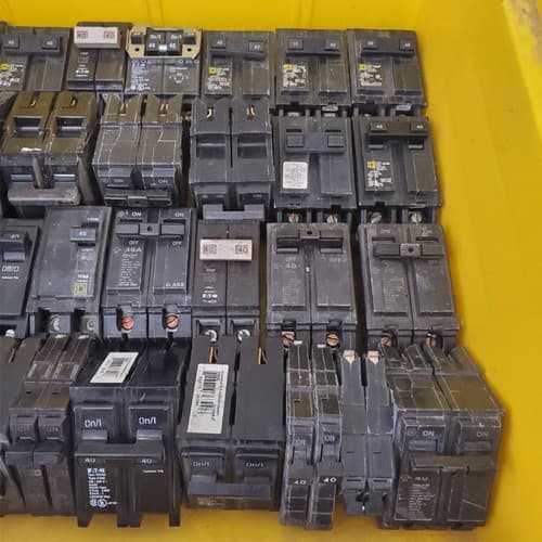 Large Lot of 33 Used Circuit Breakers Assorted #40 - Thumbnail 5