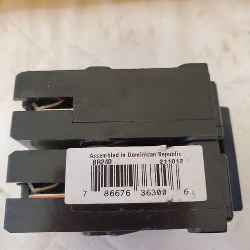 Large Lot of 33 Used Circuit Breakers Assorted #40 - Thumbnail 8