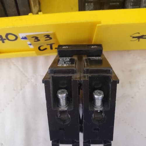 Large Lot of 33 Used Circuit Breakers Assorted #40 - Thumbnail 10