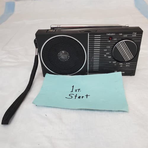 Kingston Portable AM/FM Radio w Earphone Jack - Image 1