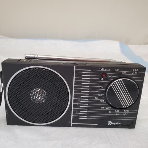 Kingston Portable AM/FM Radio w Earphone Jack - Thumbnail 2