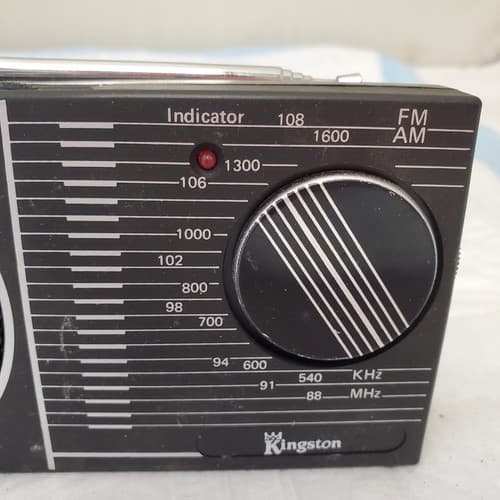 Kingston Portable AM/FM Radio w Earphone Jack - Thumbnail 3