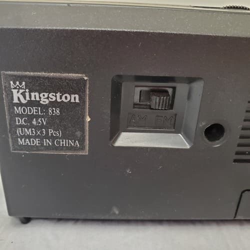 Kingston Portable AM/FM Radio w Earphone Jack - Thumbnail 6