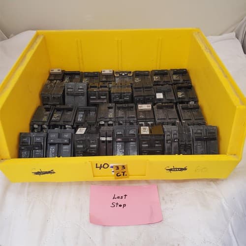 Large Lot of 33 Used Circuit Breakers Assorted #40 - Thumbnail 12