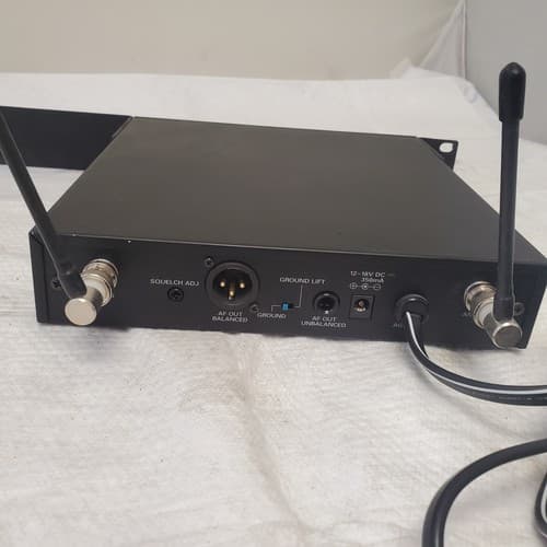 Vintage Audio-Technica ATW-R73x UHF Receiver 120V 60hz 9W - Rackmountable - Thumbnail 6