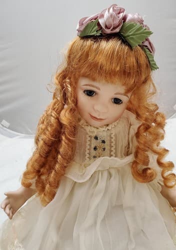 Original Amazing Porcelain Fashion Doll Beautiful Lace Dress - Thumbnail 2
