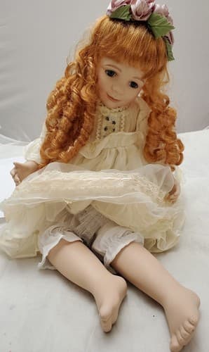 Original Amazing Porcelain Fashion Doll Beautiful Lace Dress - Thumbnail 5