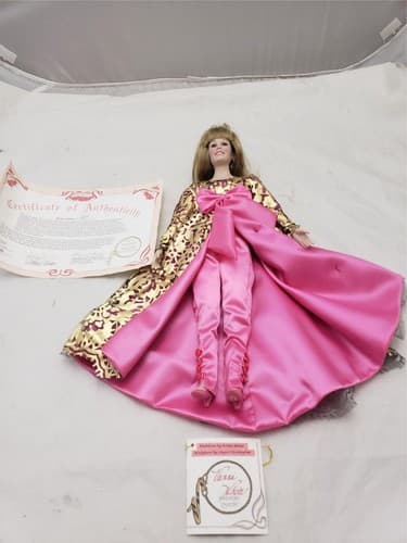 Vintage Vanna White Porcelain Doll Collection Limited Edition Numbered - Thumbnail 7