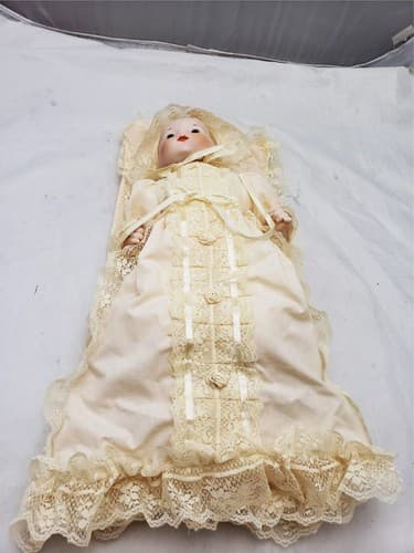 Vintage Original Heritage Dolls Porcelain Baby Bonnet Doll - Thumbnail 3