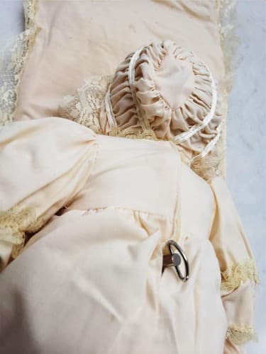 Vintage Original Heritage Dolls Porcelain Baby Bonnet Doll - Thumbnail 7