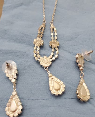 Two Women Fashion Jewelry Long Necklace CV and Black Stones and Earrings Sets - Thumbnail 5