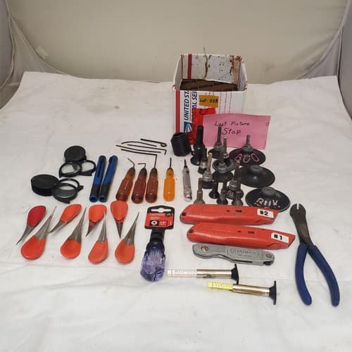 Vintage Screwdrivers Picks Wrenches Cutters & More Mixed Lot Hand Tools LOT-518 - Thumbnail 14