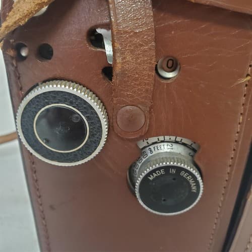 Vintage Rolleicord III Camera with Case Cover/accessories - Thumbnail 2