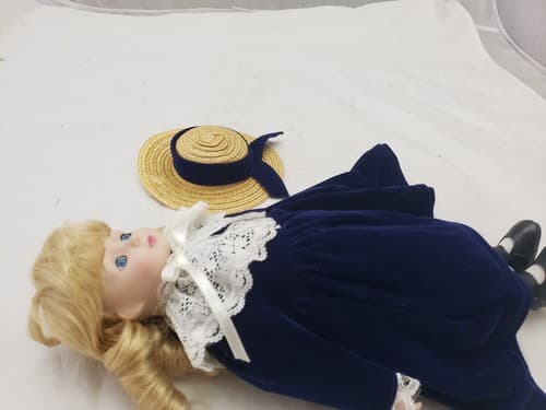 Schmid Doll House Thank Heaven for Little Girls Porcelain Doll - Thumbnail 7