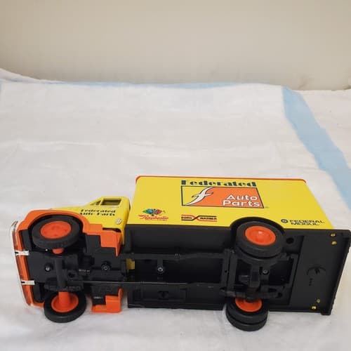 Ertl Collectible 1953 Ford Diecast Delivery Van Truck Bank Federated Auto - Thumbnail 6