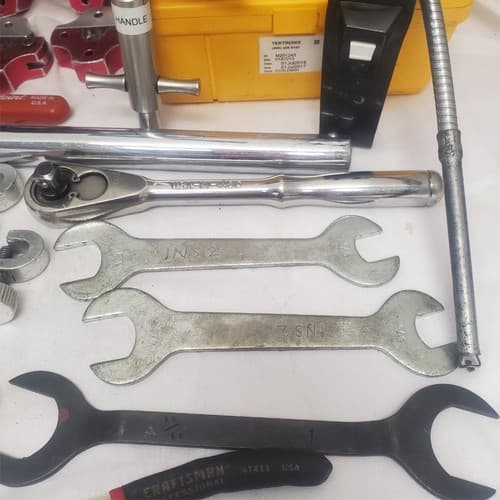 Lot of Assorted Plumbing and Pipe Fitting Tools with Chain Wrenches and Toolbox - Thumbnail 12