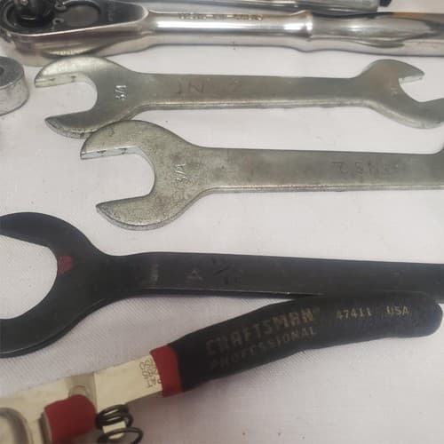 Lot of Assorted Plumbing and Pipe Fitting Tools with Chain Wrenches and Toolbox - Thumbnail 11