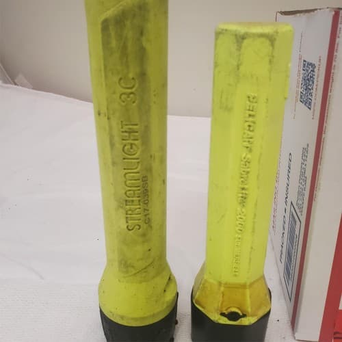 Lot of 8 Streamlight Flashlight 4AA LED LOT-1054 - Thumbnail 6