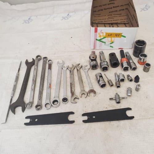 Lot of Assorted Double End Box Wrench, Combination Wrench & other Tools LOT 41 - Thumbnail 8