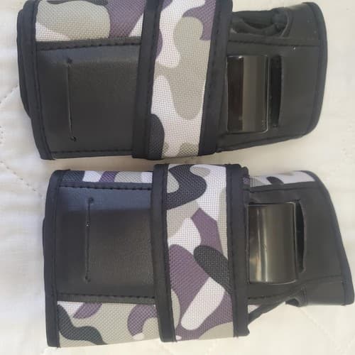 whitefang protective gear set knee elbow wrist pads for skating - Thumbnail 6