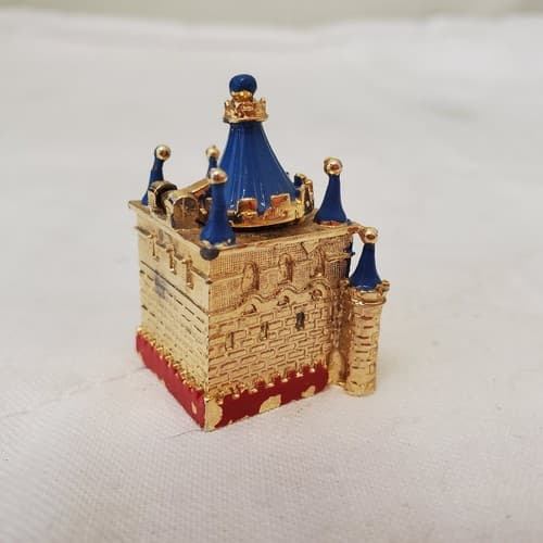 Vintage MSI 1987 Miniature Metal Castle Gaurd Princess Figurine Trinket Box - Thumbnail 4