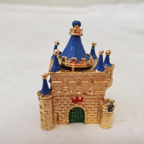 Vintage MSI 1987 Miniature Metal Castle Gaurd Princess Figurine Trinket Box - Thumbnail 9