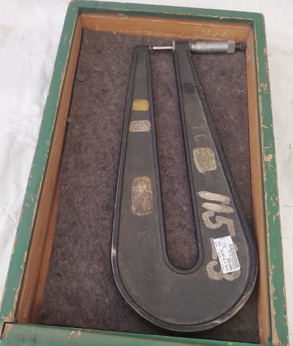 Large Frame Outside Micrometer Precision Measuring instrument with Case LOT-1104 - Image 1