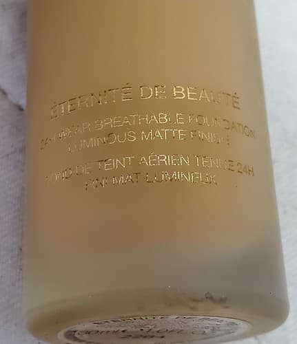 Gucci Luminous Matte Foundation 24H Wear Shade 2284 Airy Breathable Finish - Thumbnail 7