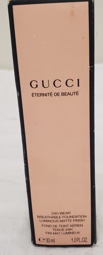 Gucci Luminous Matte Foundation 24H Wear Shade 2284 Airy Breathable Finish - Thumbnail 3