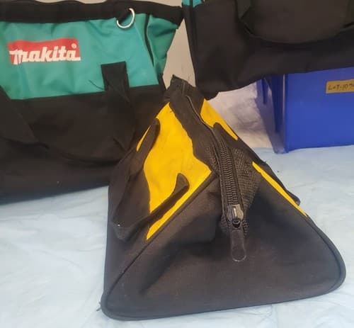 Lot of 3 Tool Bags 2 Makita & 1 DeWalt Soft-Sided Zipper Tote Bags LOT-1074 - Thumbnail 5