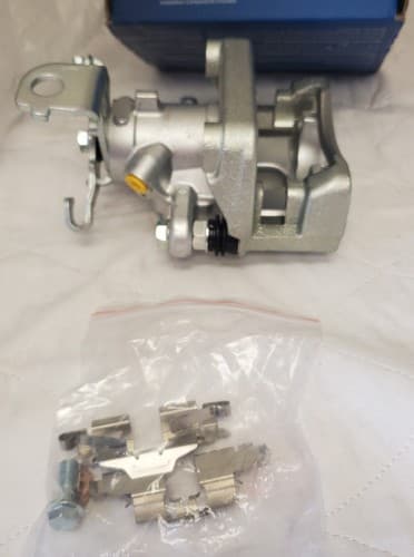 Detroit Axle Premium Driver Left Brake Caliper w/Bracket - Thumbnail 7