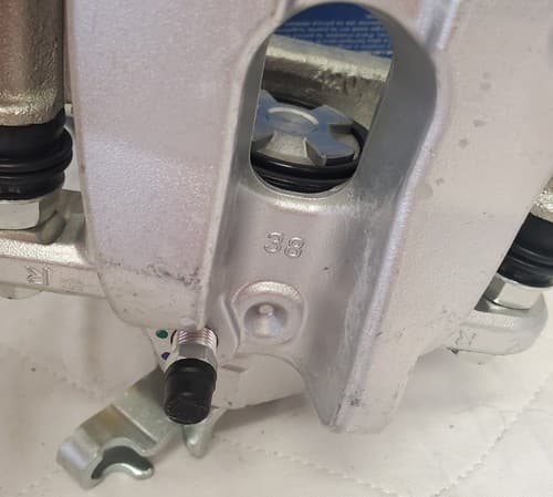 Detroit Axle Premium Driver Left Brake Caliper w/Bracket - Thumbnail 9