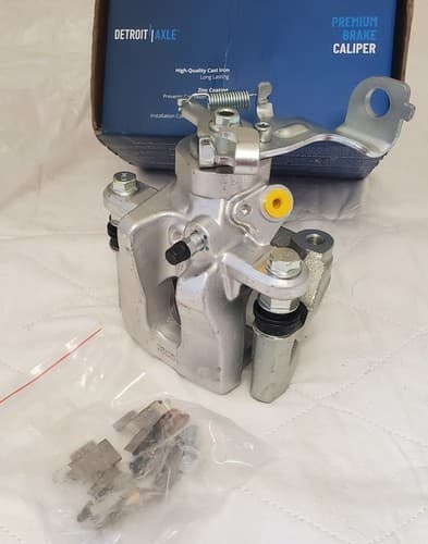 Detroit Axle Premium Driver Left Brake Caliper w/Bracket - Thumbnail 12
