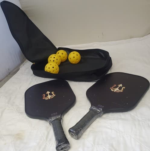Fighyek Pickleball Racket Set with Durable Case and Balls - Image 1