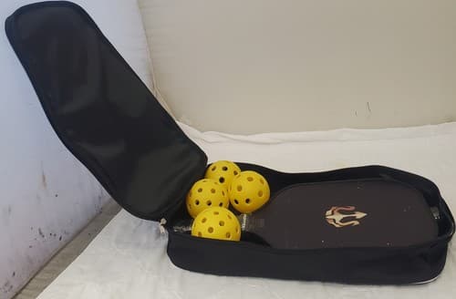 Fighyek Pickleball Racket Set with Durable Case and Balls - Thumbnail 6