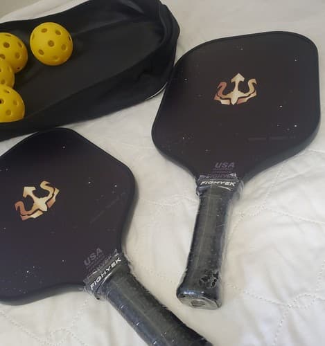 Fighyek Pickleball Racket Set with Durable Case and Balls - Thumbnail 5