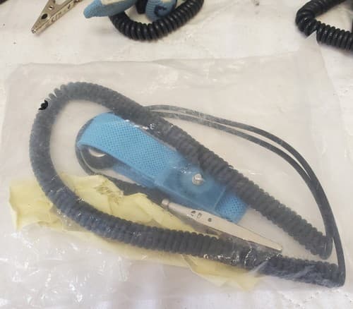 Lot of 29 Anti-Static ESD Grounding Wrist Straps with Coiled Cords LOT-124 - Thumbnail 4