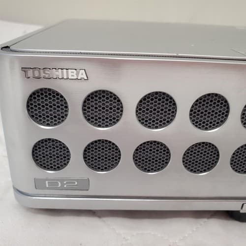 Toshiba DLF TDP-D2 Projector - Thumbnail 3