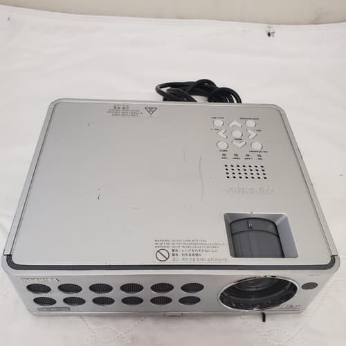 Toshiba DLF TDP-D2 Projector - Thumbnail 2