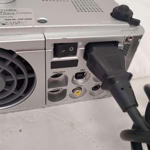 Toshiba DLF TDP-D2 Projector - Thumbnail 7