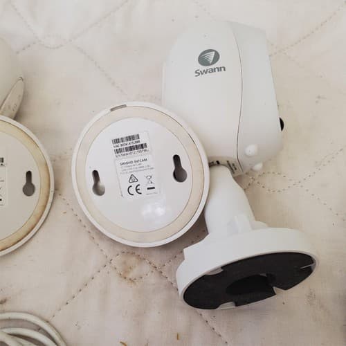 Lot of Swann SWWHD-INTCAM 1080p Wireless Smart Security Cameras - Thumbnail 7