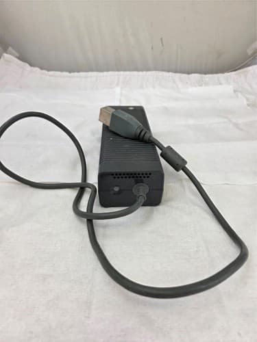 Microsoft Xbox 360 AC power adapter - Thumbnail 4