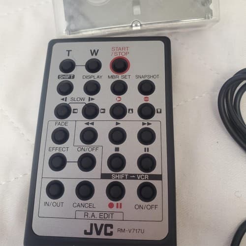 JVC GR-DVL820U MiniDV Camcorder Bundle Tapes Remote Cables Software Bag - Thumbnail 7