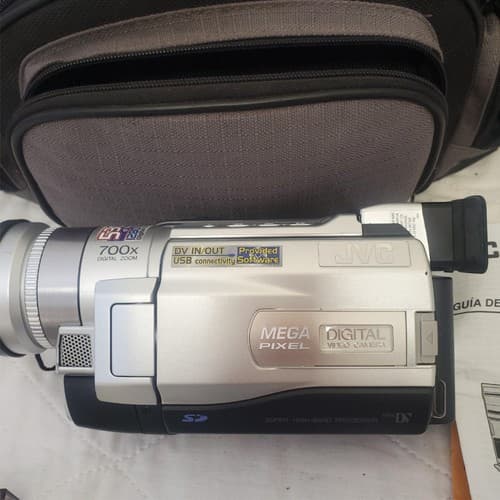 JVC GR-DVL820U MiniDV Camcorder Bundle Tapes Remote Cables Software Bag - Thumbnail 13