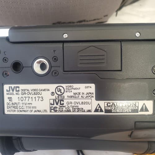 JVC GR-DVL820U MiniDV Camcorder Bundle Tapes Remote Cables Software Bag - Thumbnail 16