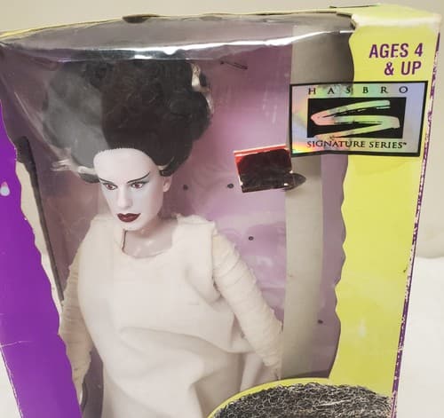 Hasbro Signature Series Universal Studios Monsters Bride of Frankenstein Figure - Thumbnail 3