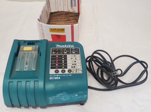 Makita DC18RA T 18V Rapid Battery Charger Li-Ion Fast Charging Tool LOT-1055 - Image 1