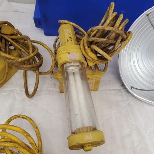 Fluorescent Portable Handheld Work Light , All Reptiles 8.5" Dome Lamp LOT-1068 - Thumbnail 5